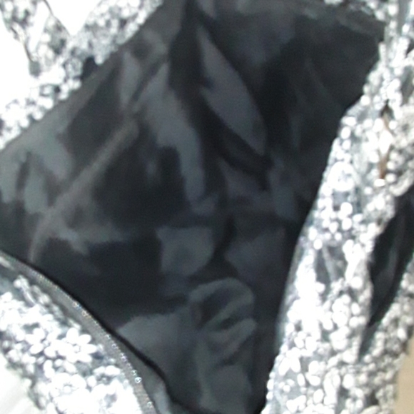 Black & White Diaper Bag - Picture 2 of 4